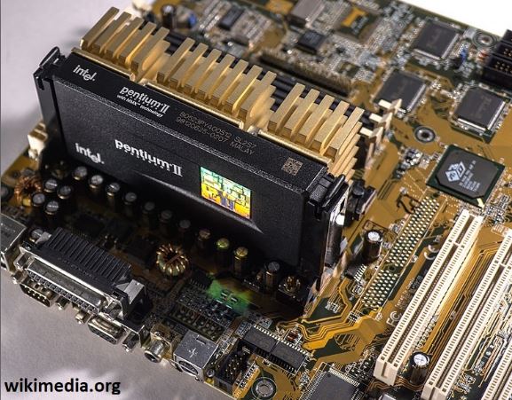 intel Pentium II Slot on Motherboard
